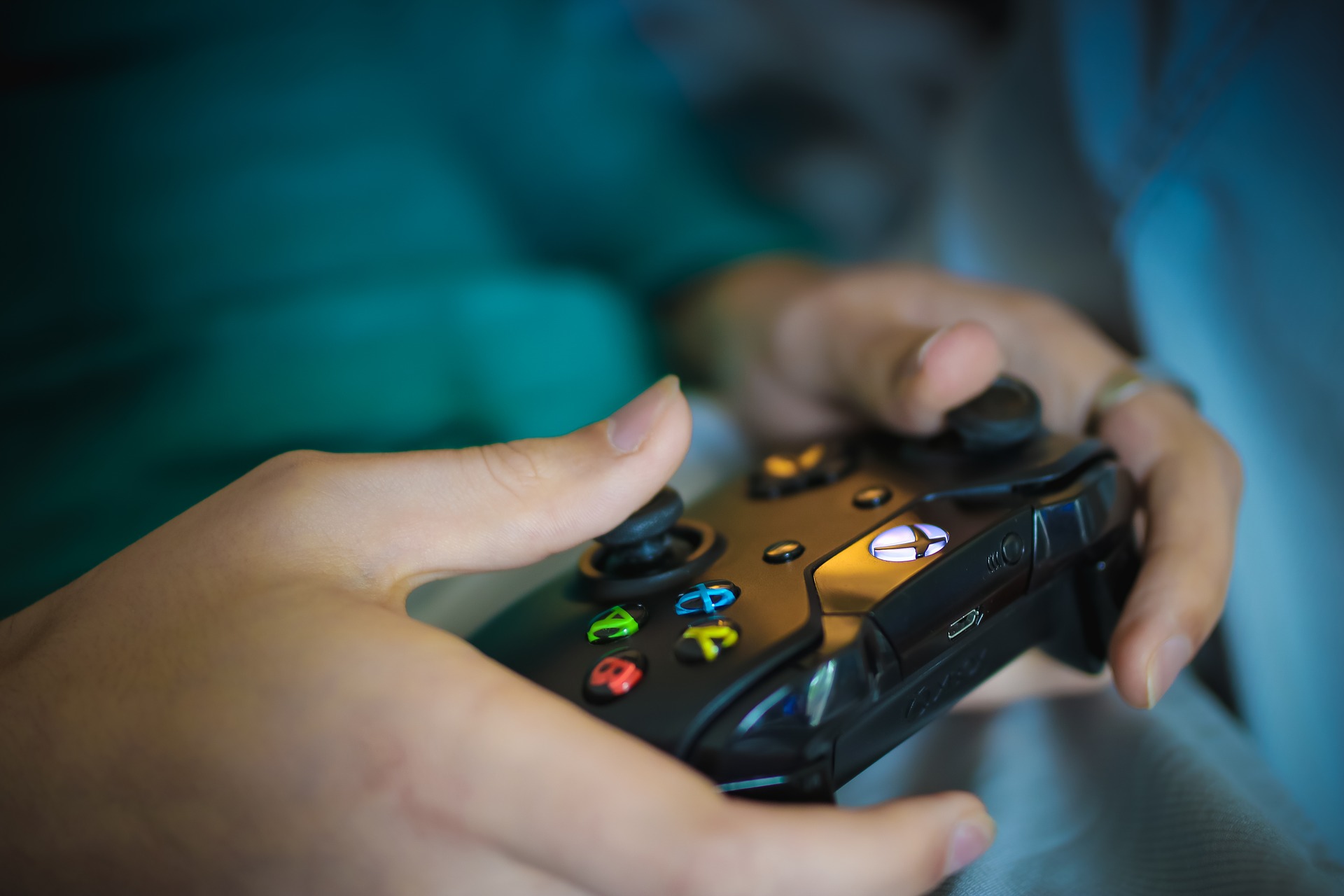 ゲームでうるさい ゲーム好き彼氏の残念心理5選と対処法 ラブハウ
